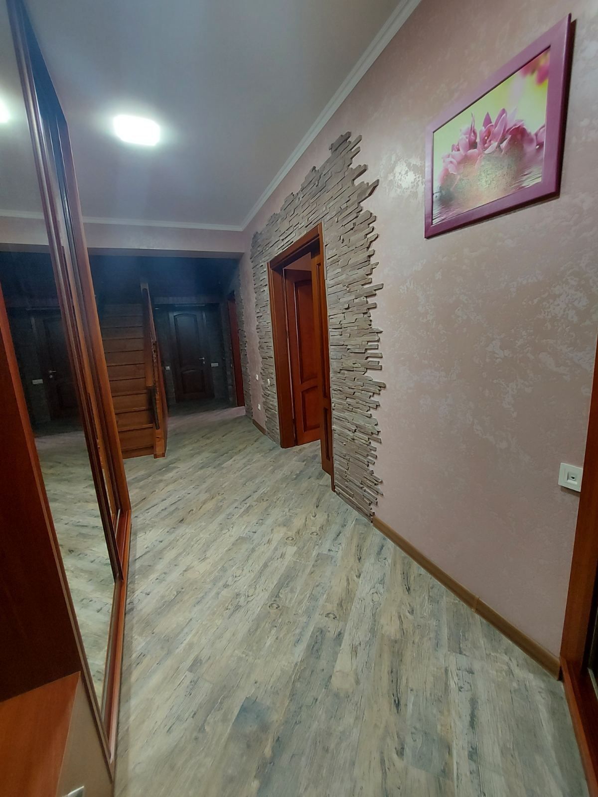 Срочно сдам 3 ком. квартиру в ЖК"Каскад", ул.Левитана 62/Королева