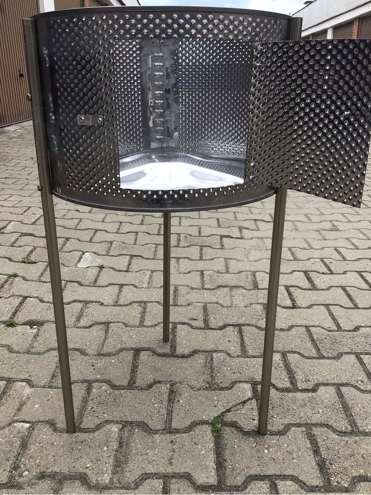 Gril zrobiony z bębna pralki nie rdzewny.