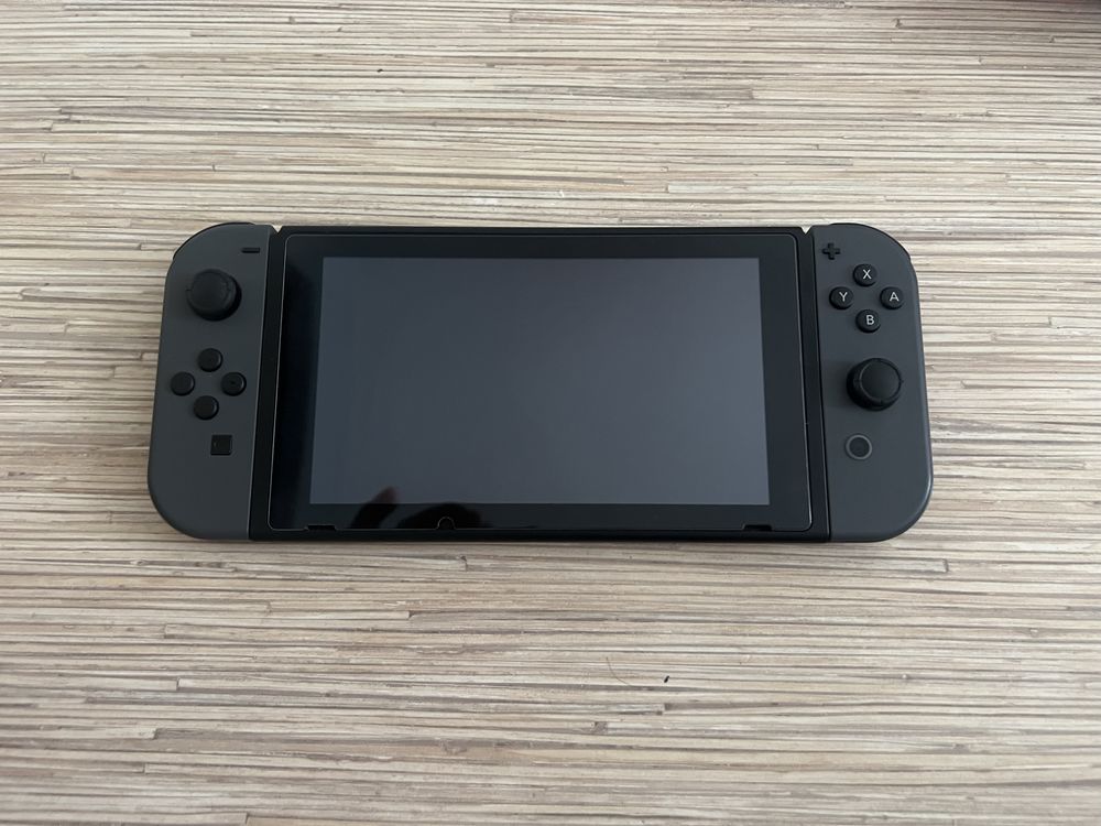 Nintendo Switch V2 + FC24 + Wiedźmin 3 + Etui – Stan jak nowy!
