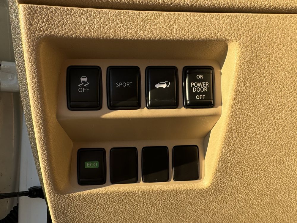 Nissan Rouge SL 2.5 бензин, АВТОМАТ, 2015. Ціла безпека!