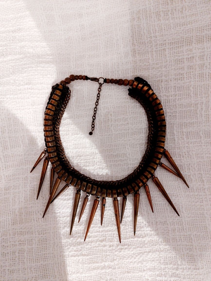 Colar com espigas/ picos punk rock