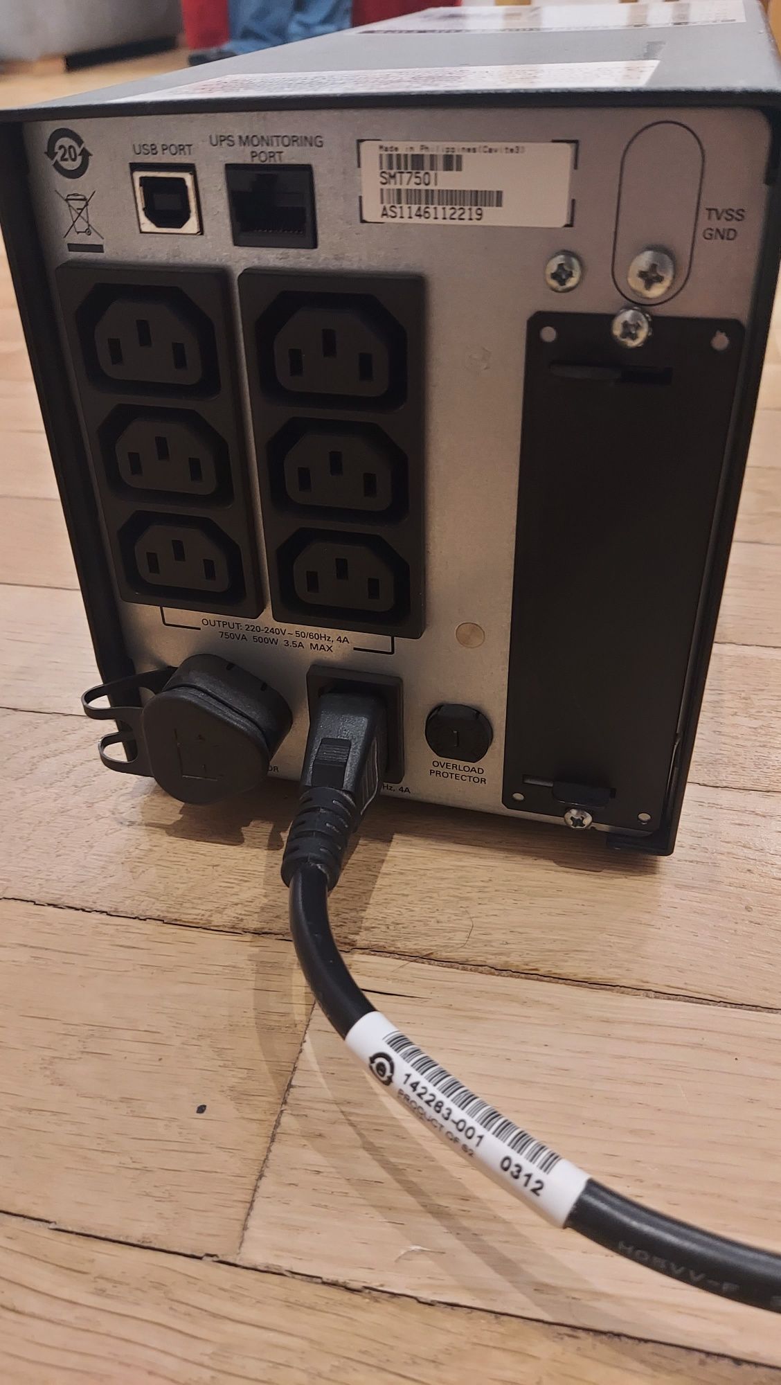 Zasilacz awaryjny Smart-UPS 750 APC używany