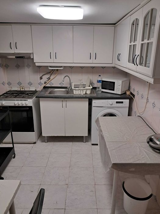 T-3 com pátio. Mobilado+Equipado. Centro Lisboa. Só renda+ caução.