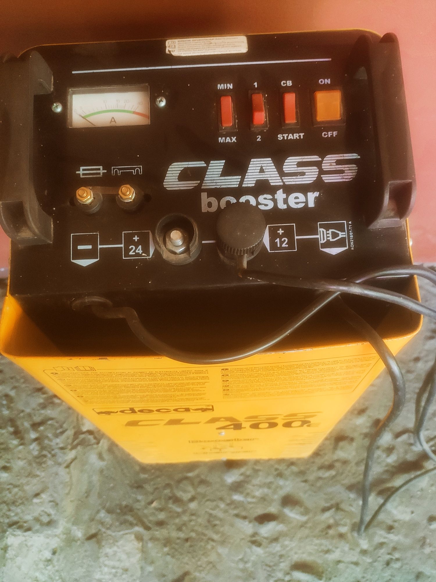 Пуско-зарядний пристрій Deka class booster