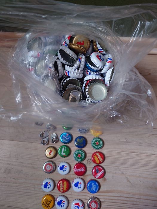 Kapsle od piwa napojów zawleczki duża ilość Kapselki