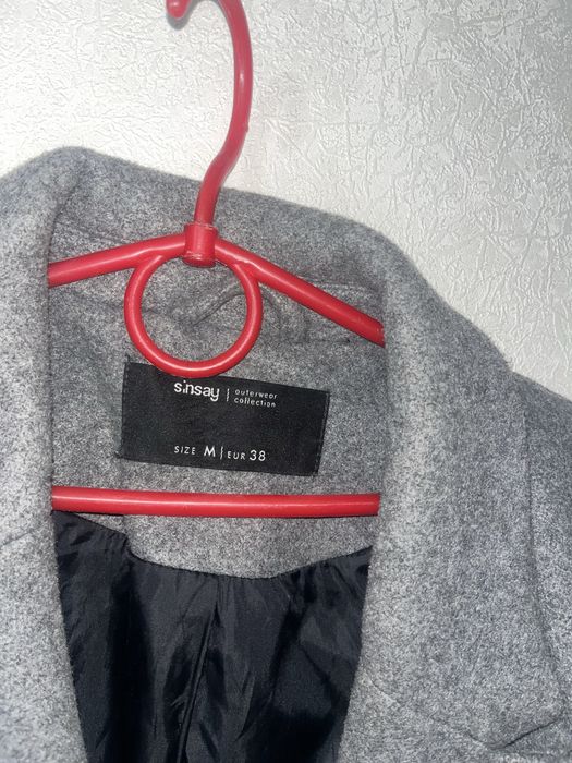 Пальто жіноче сіре