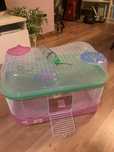 Gaiola com acessorios para hamster