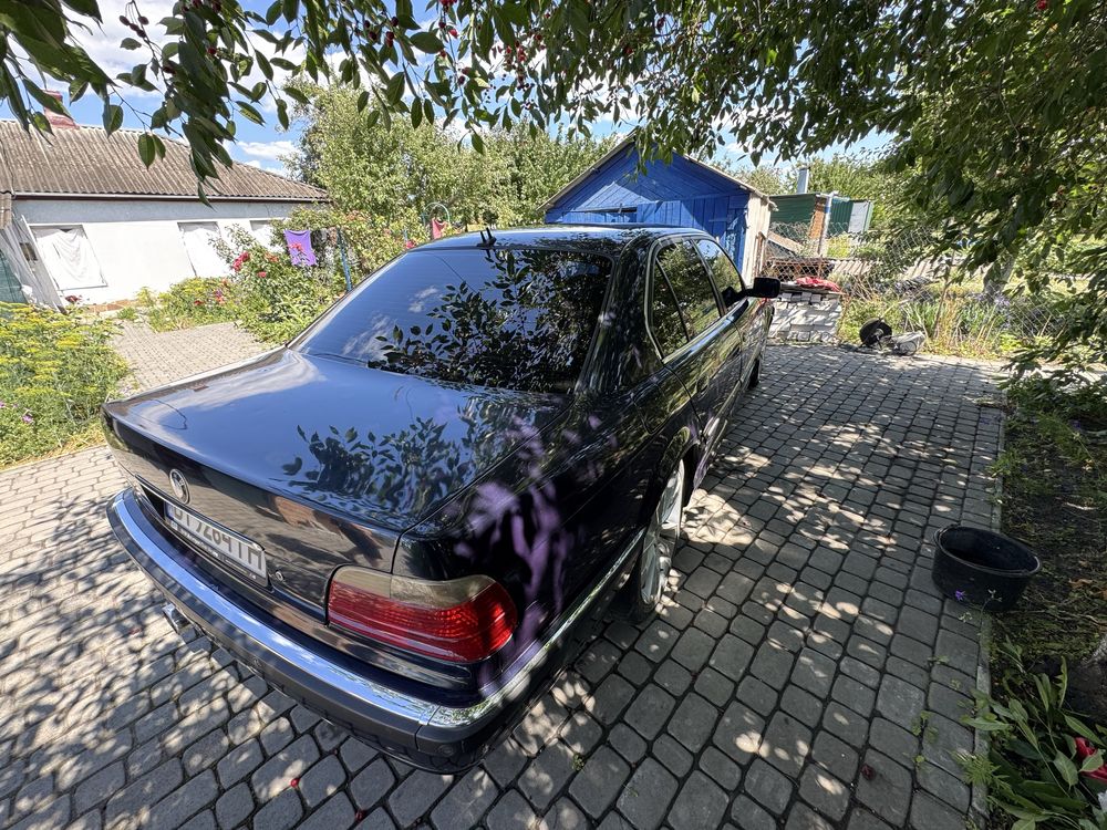 Продам BMW 7 серия