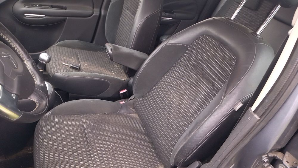 Fotele kanapa boczki drzwi Citroen C3 Picasso podgrzewane