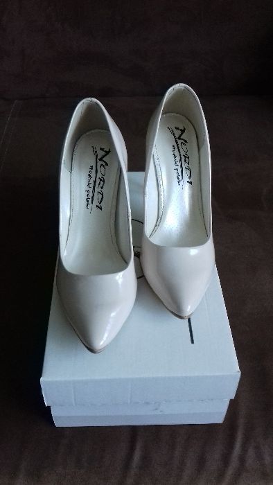 Nowe szpilki sprzedam.