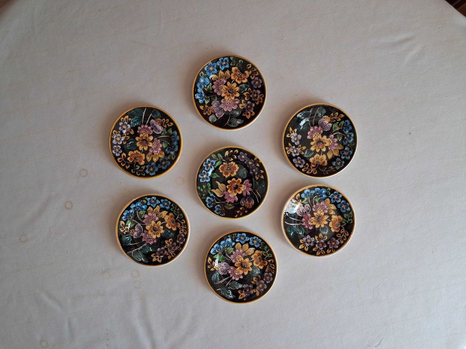 Conjunto de 8 Pequenos Pratos com Flores - Gilman & Cª - Sacavém