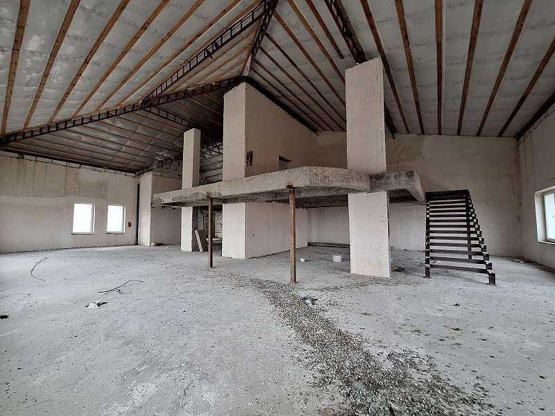 Продаж 3-х поверхової будівлі на вулиці Академіка Сахарова