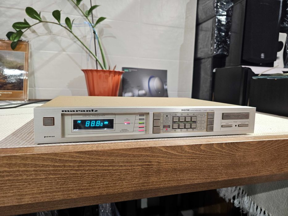 Тюнер Marantz ST530 AM/FM Stereo Tuner (1983-84)