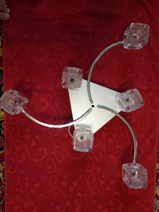 Припотолочная люстра