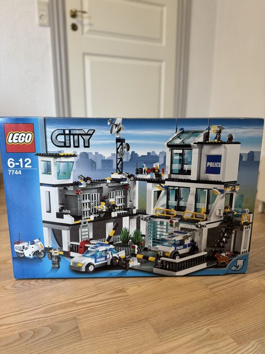 Lego 7744, nowe w super stanie