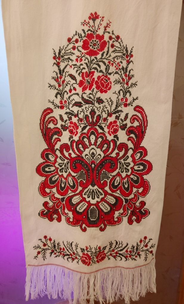 Вишитий рушник          .
