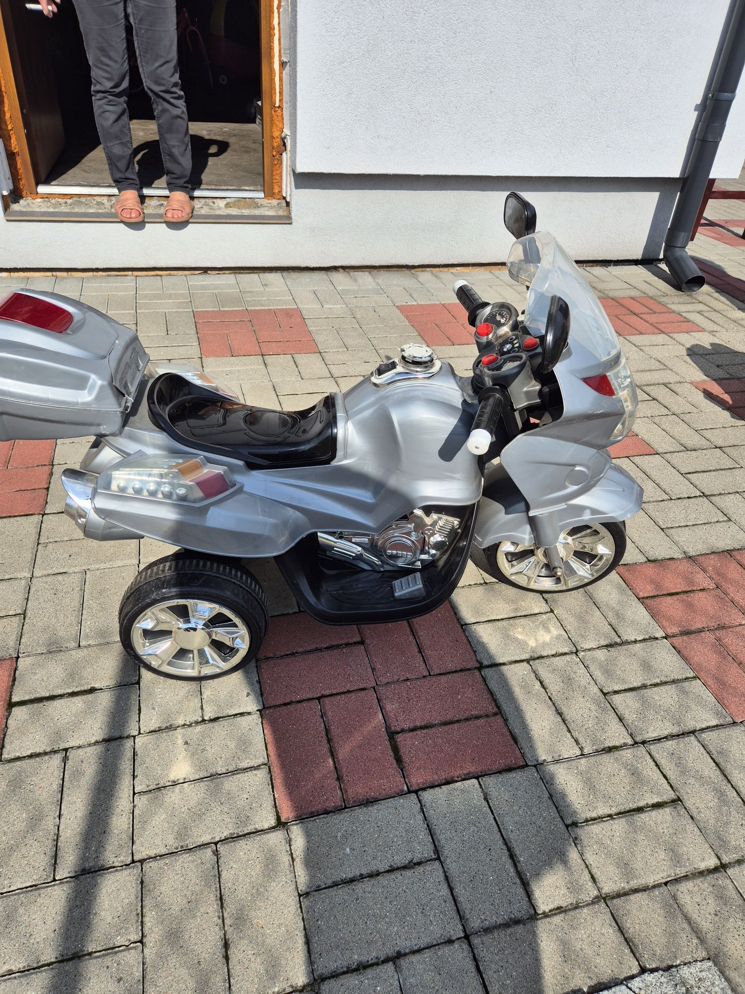 Motor na akumulator