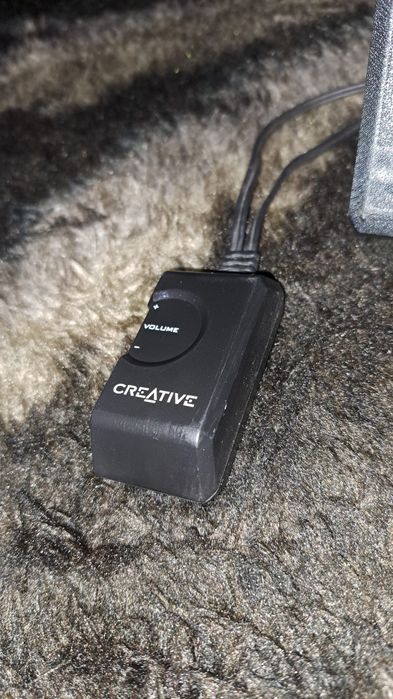 Vende se duas colunas 50 euros