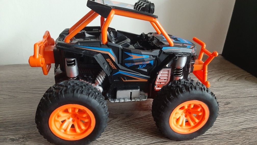 Auto terenowe z dźwiękiem