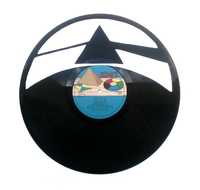 Silhueta decorativa Dark Side of the Moon feita de um disco vinil LP