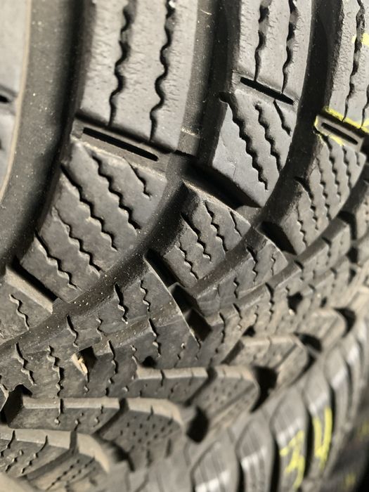 Шини б/у зима 195/65 15 Goodyear ultragrip 9