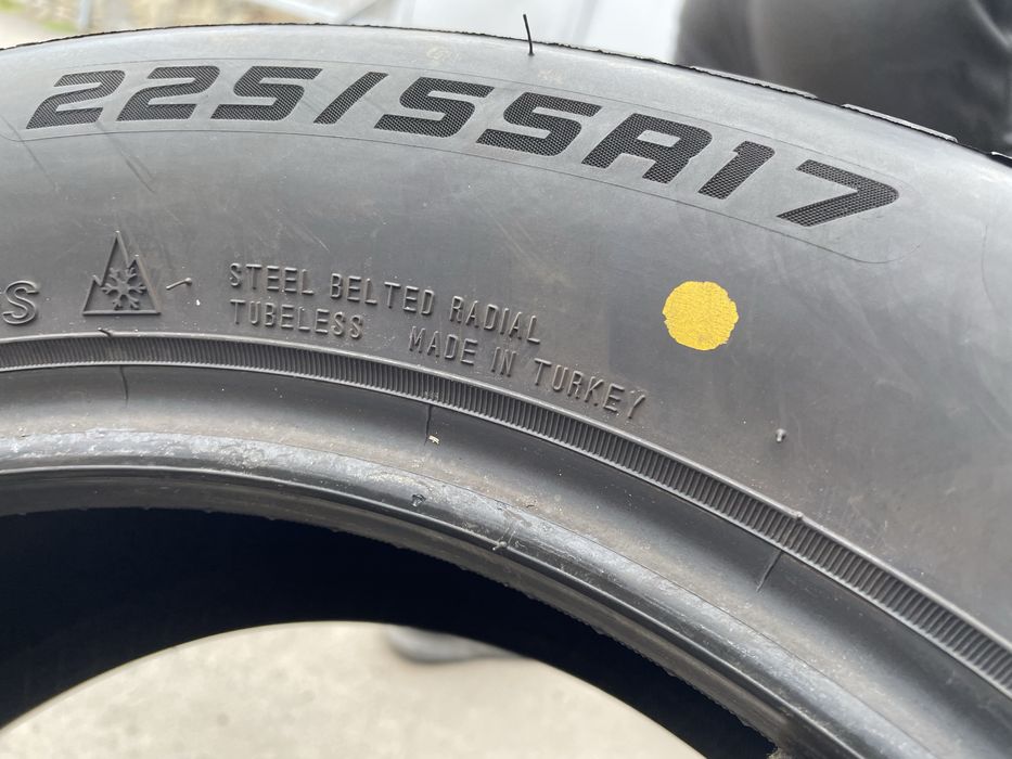 Практично нові зимові шини FALKEN 225/55 R17