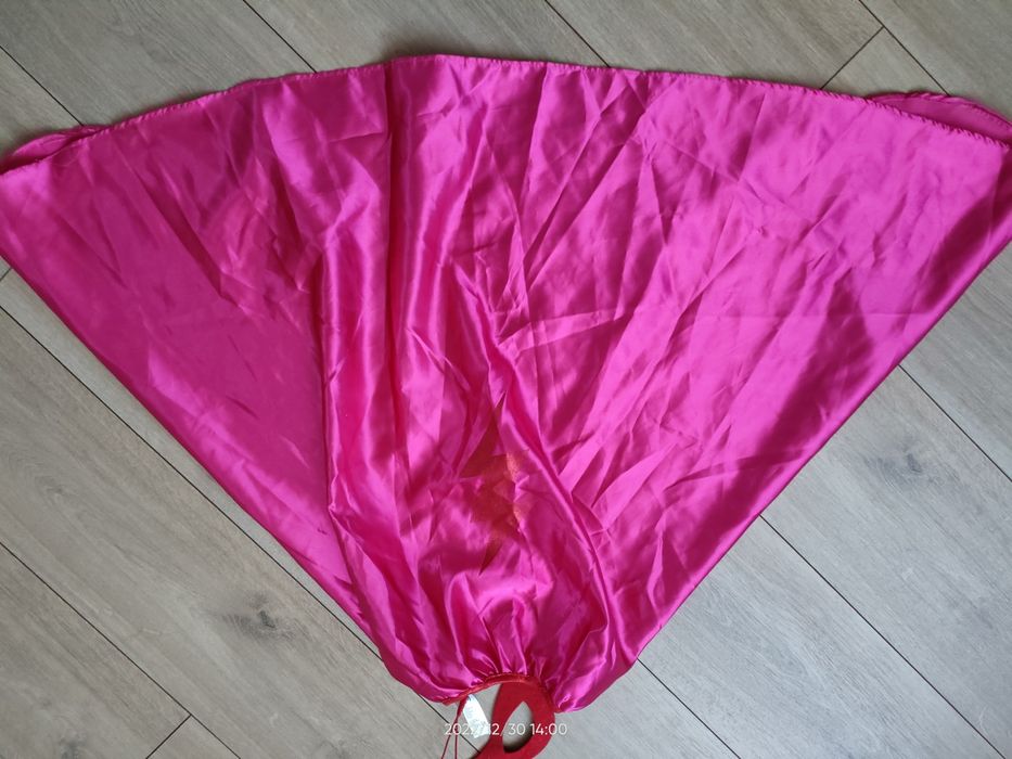Pelerynka super bohaterki z maską H&M