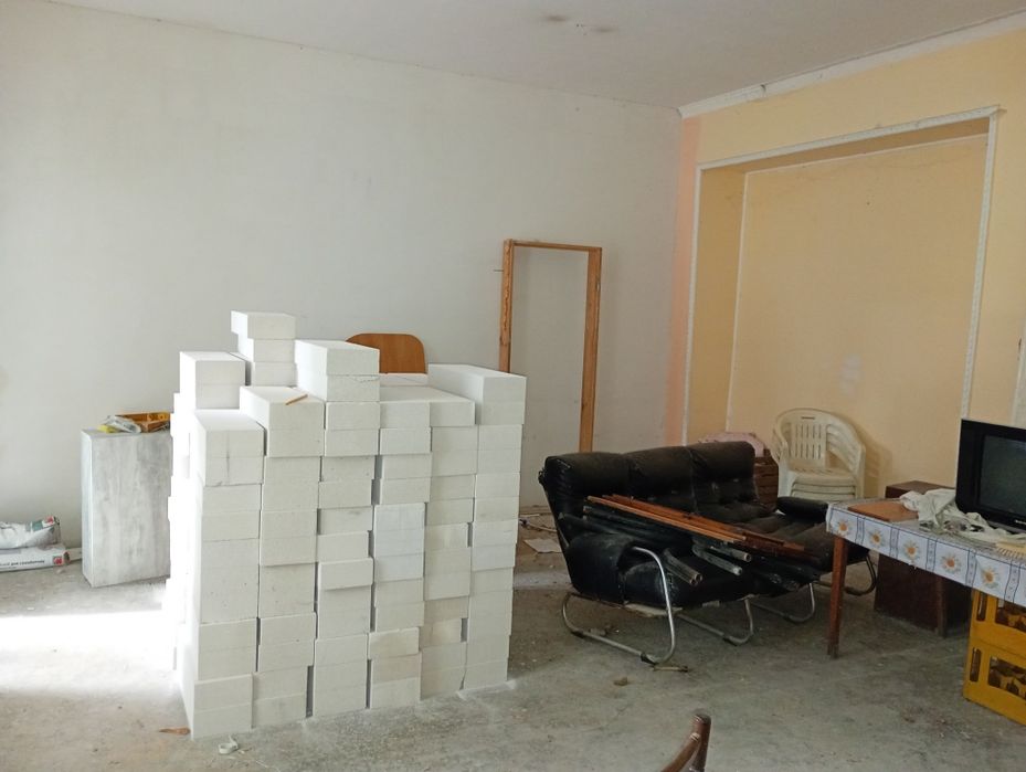 Продаж фасадного приміщення