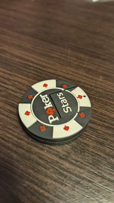 Флешка фішка казино Pocker Stars.