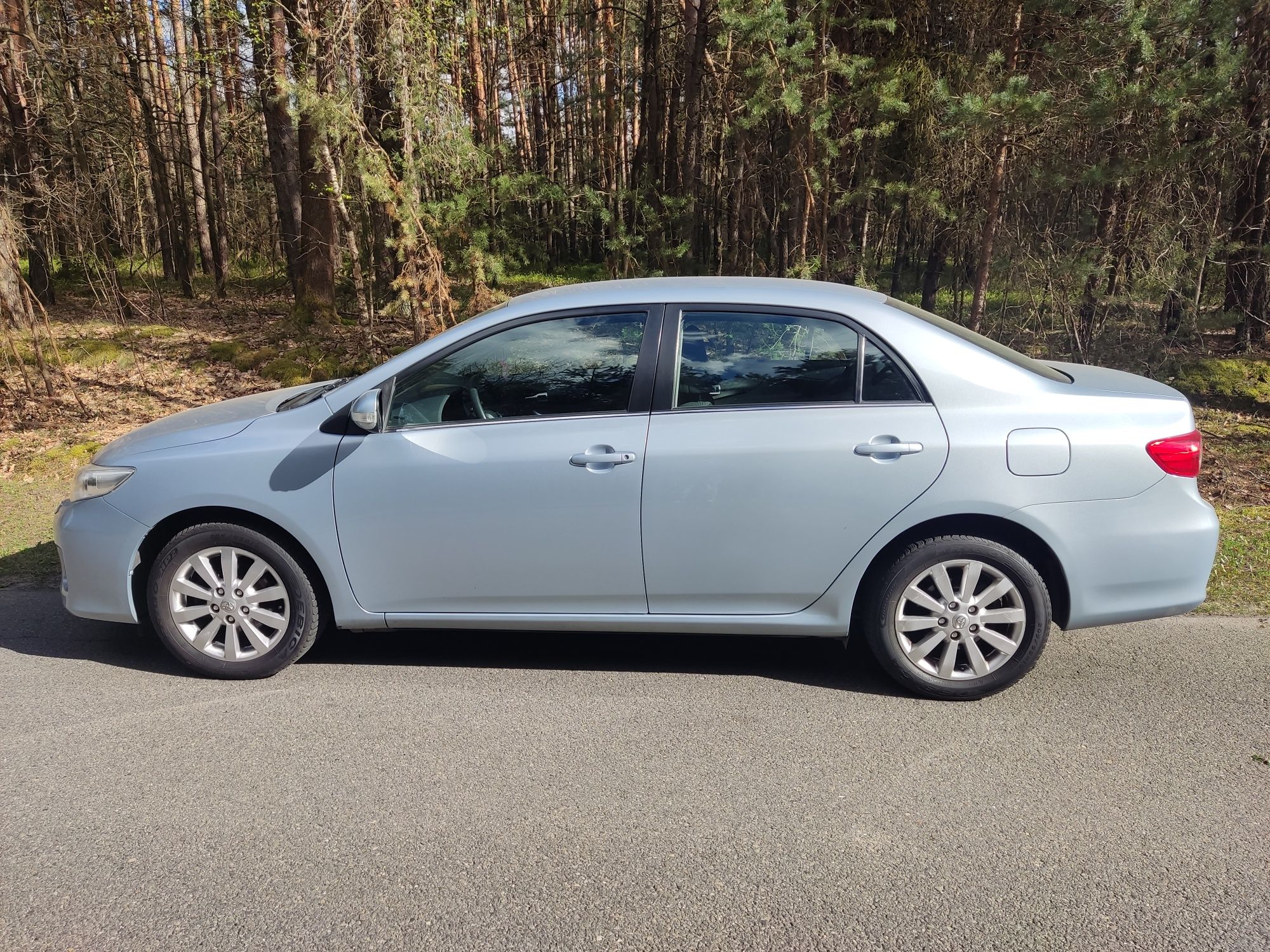 Toyota Corolla 1.6 benzyna 2012  serwis ASO