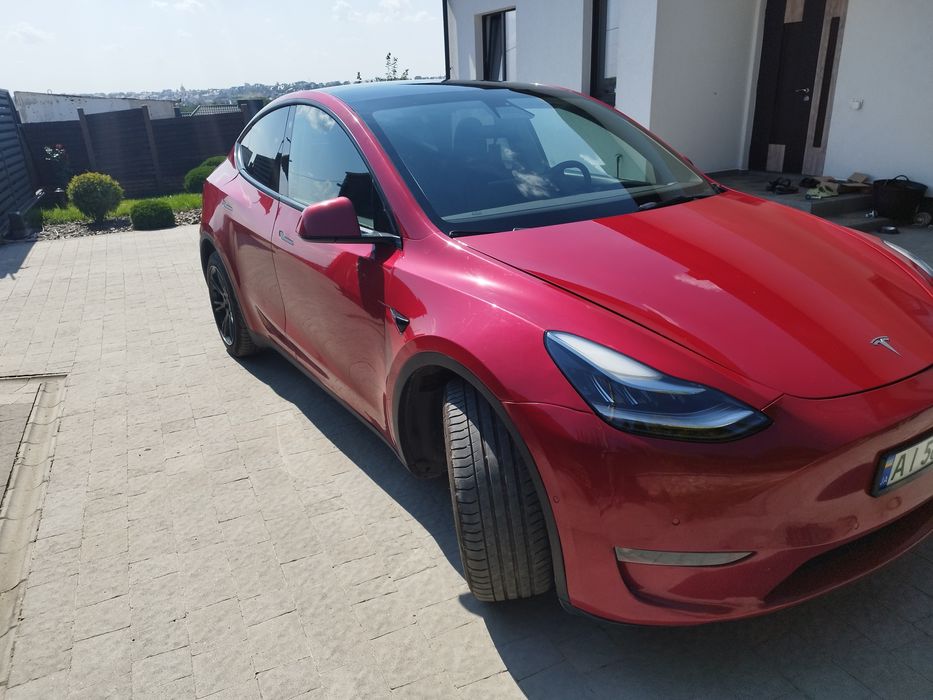 Tesla model Y 2021р long range