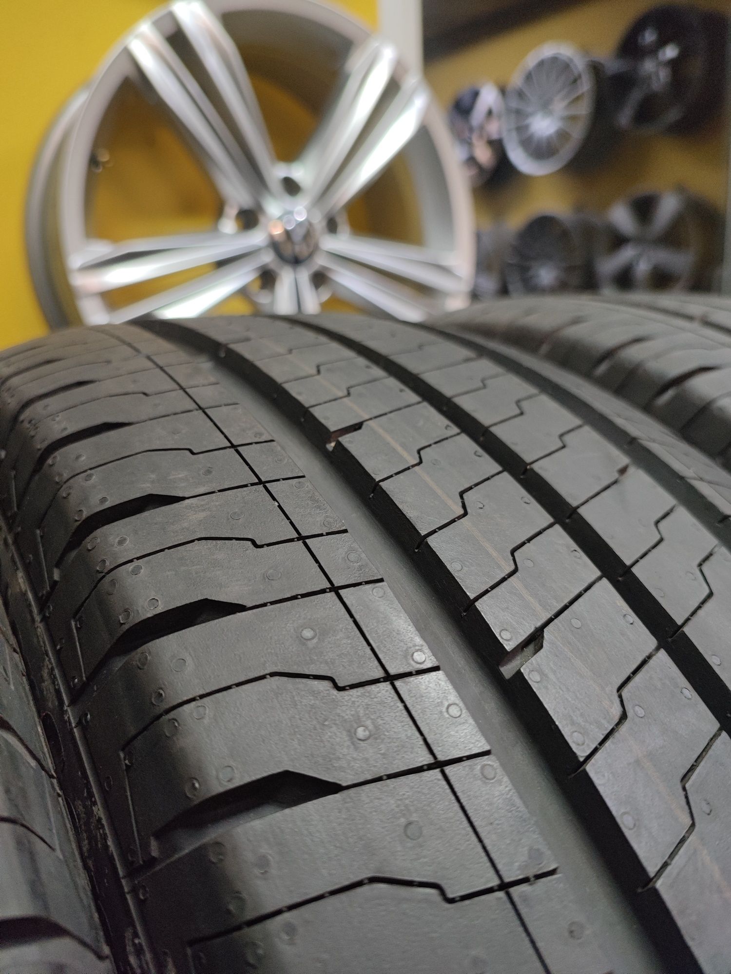 Opony letnie 235/65R16C 115/113R Continetal VanContactEco | 2023