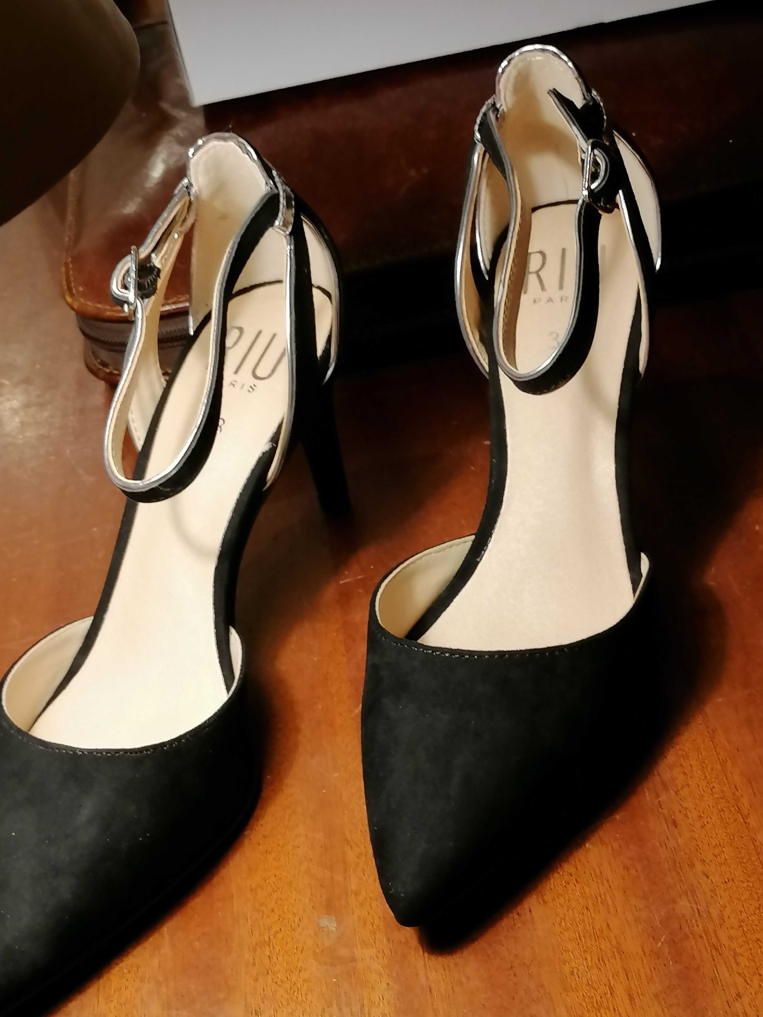 Sapatos pretos de veludo Jacqueline Riu - T38 - NOVOS