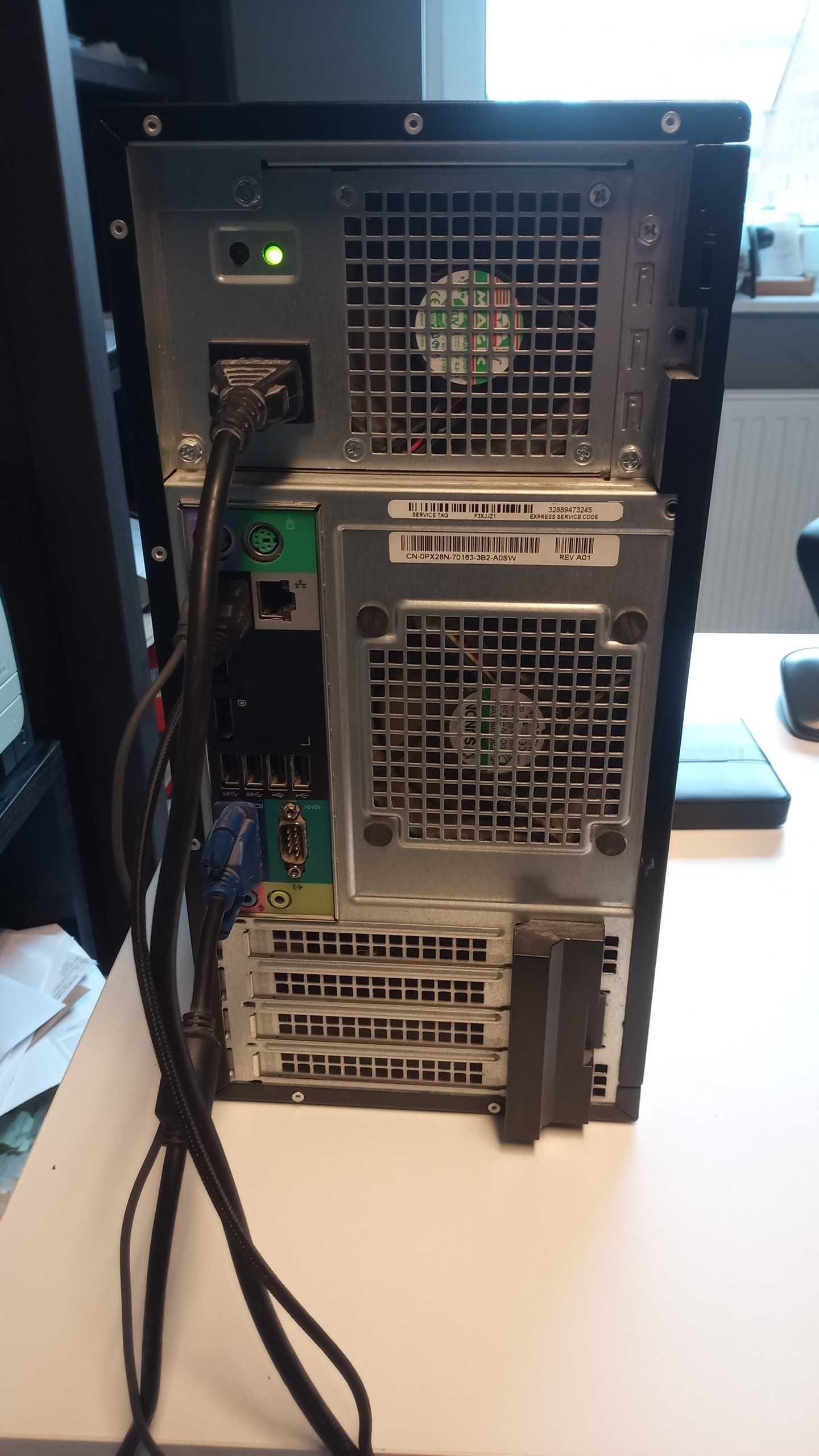 Dell T20 Intel Xeon 3,0 GHz z 4 GB RAM+2 x 1Gb WD HDD+Win Ser 2012R2