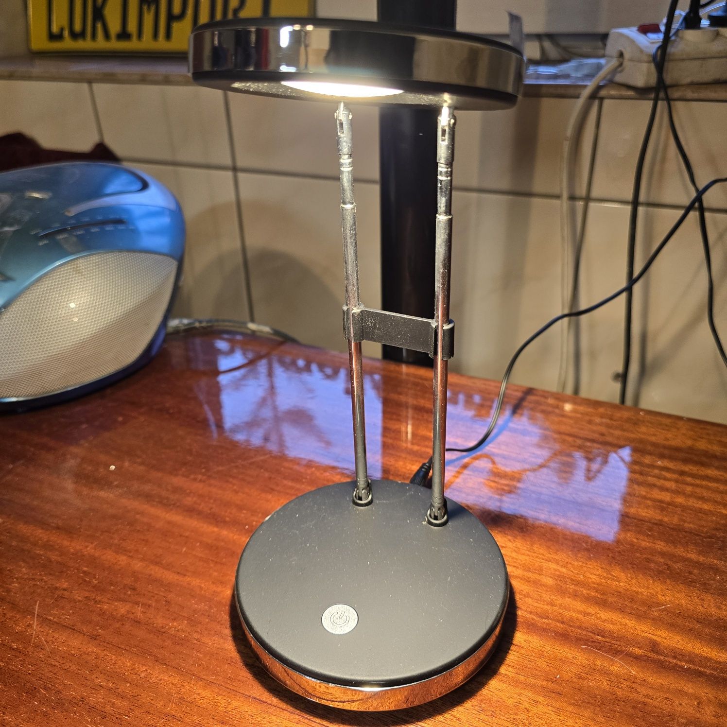 Lampka led biurkowa .
