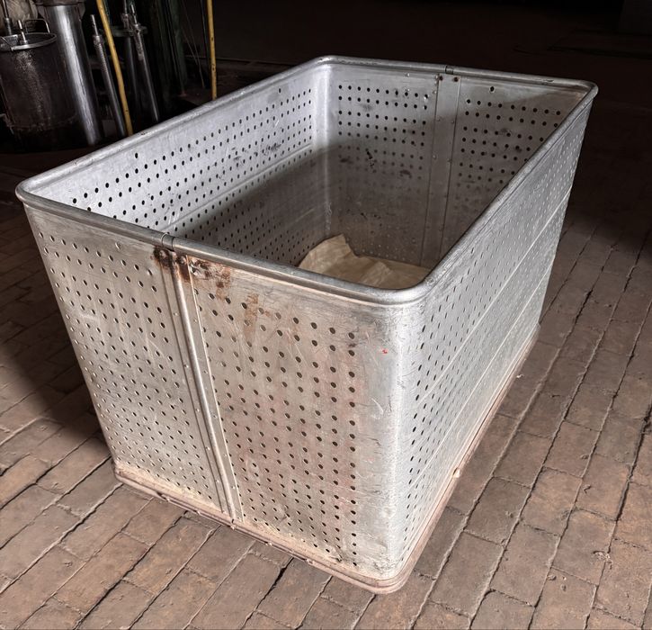 Тачка  (таз, контейнер) алюмінієвий