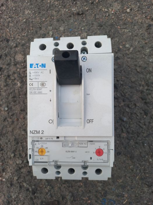 Автоматичний вимикач EATON