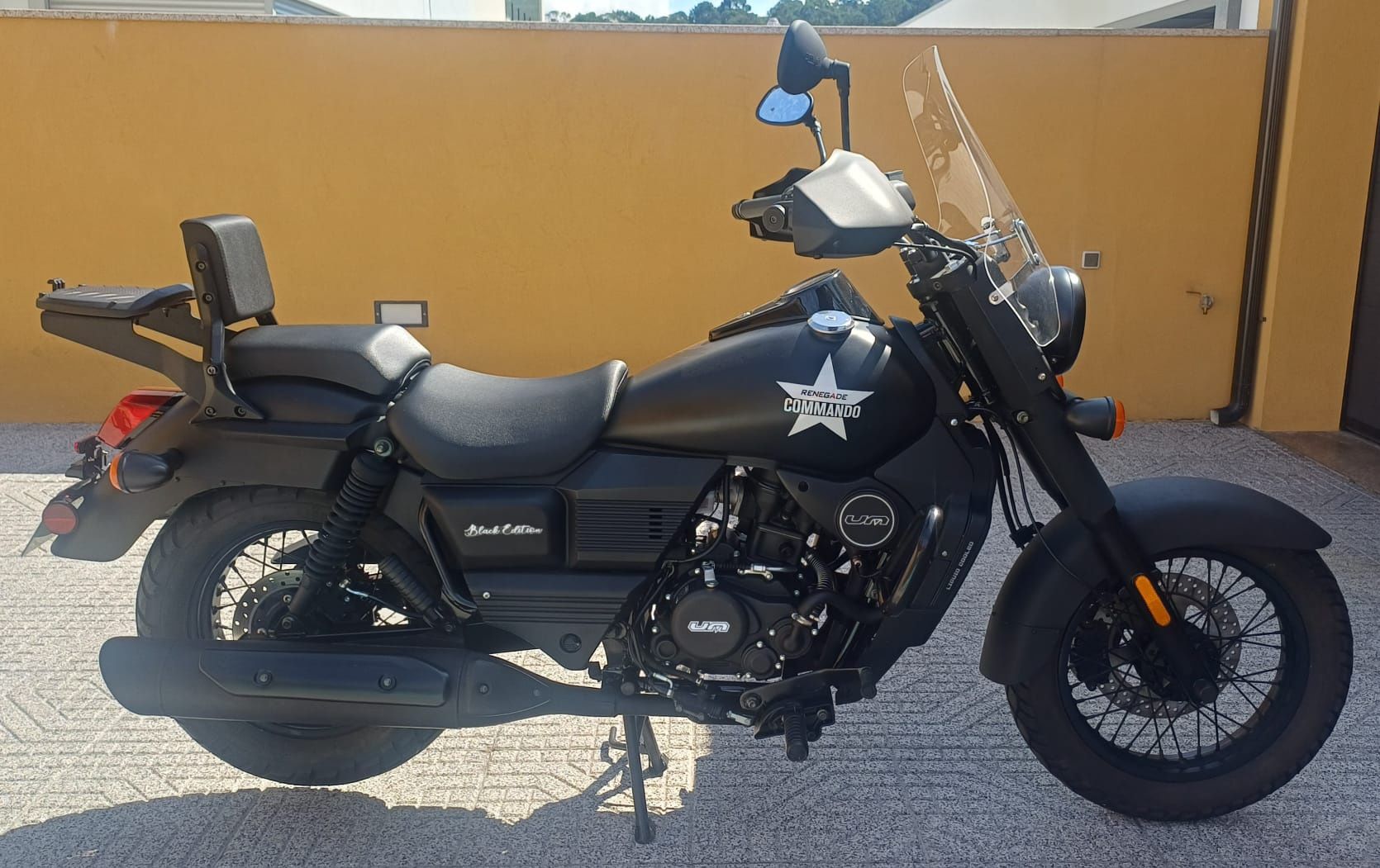Vendo UM Renegade Commando 125cc