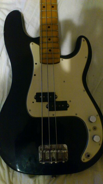 Електрогітара Fender precision bass