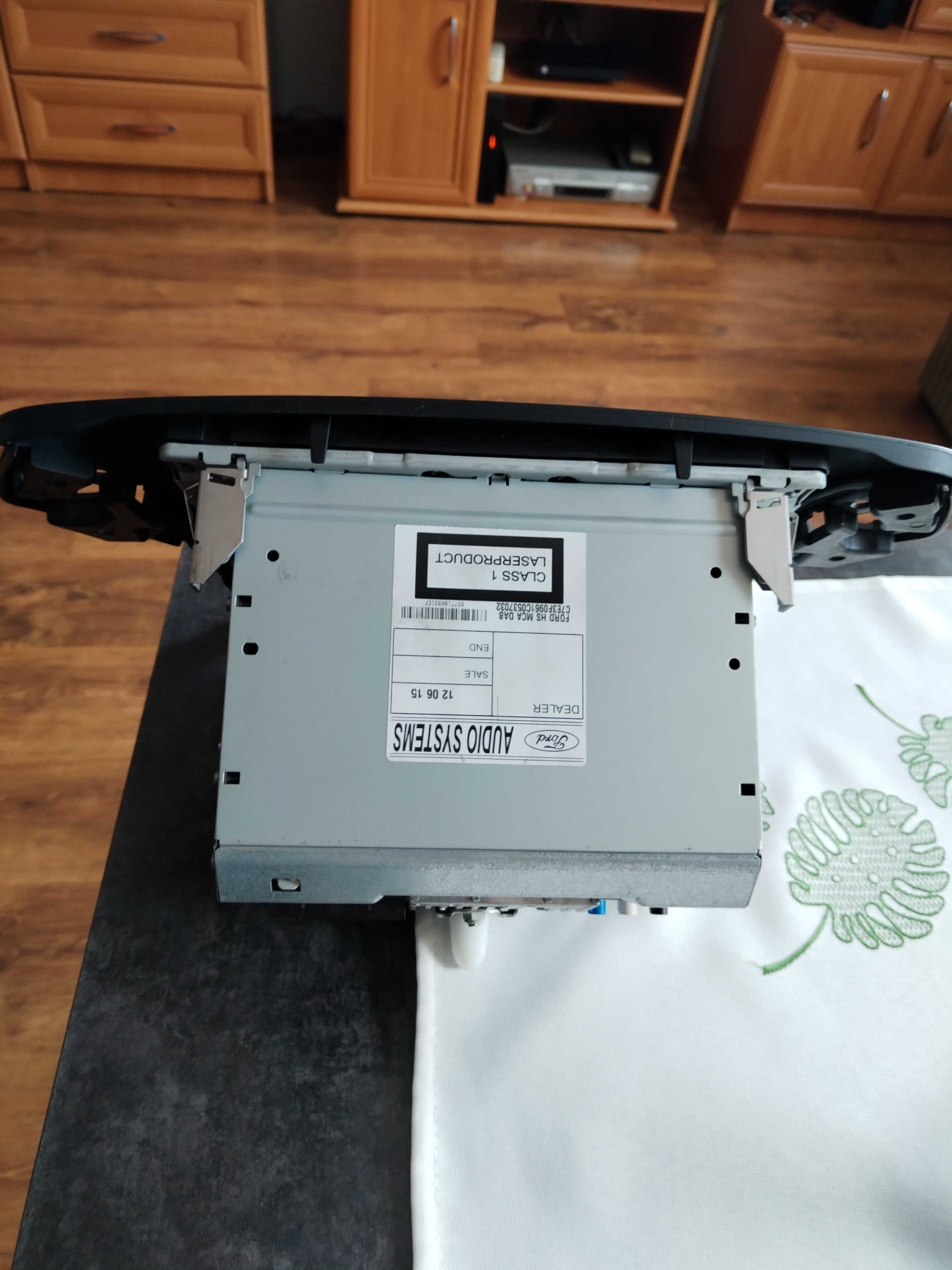 Ford Mondeo mk4 lift radio.