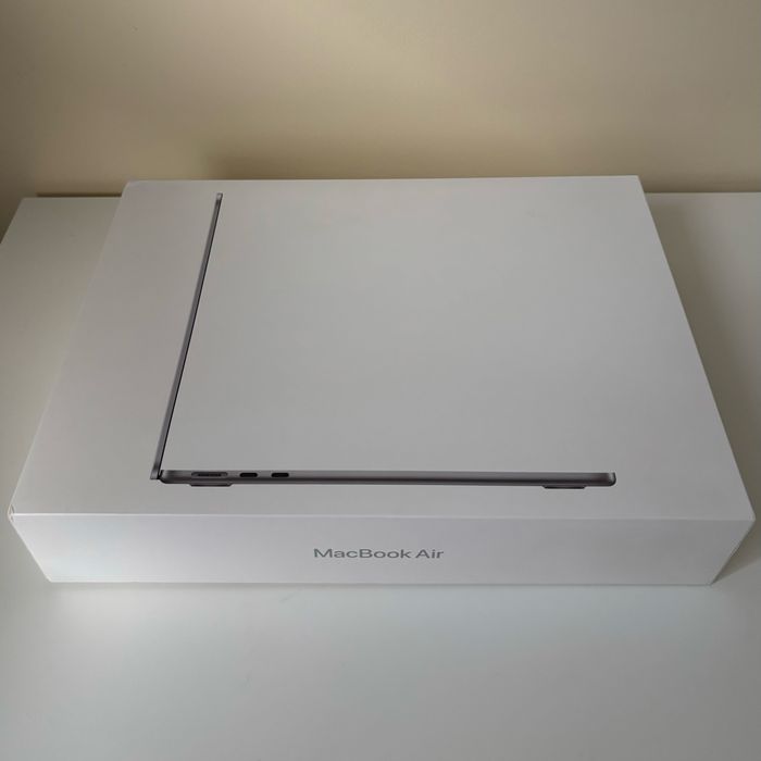 MacBook Air 13,6" M2 Gwiezdna Szarość