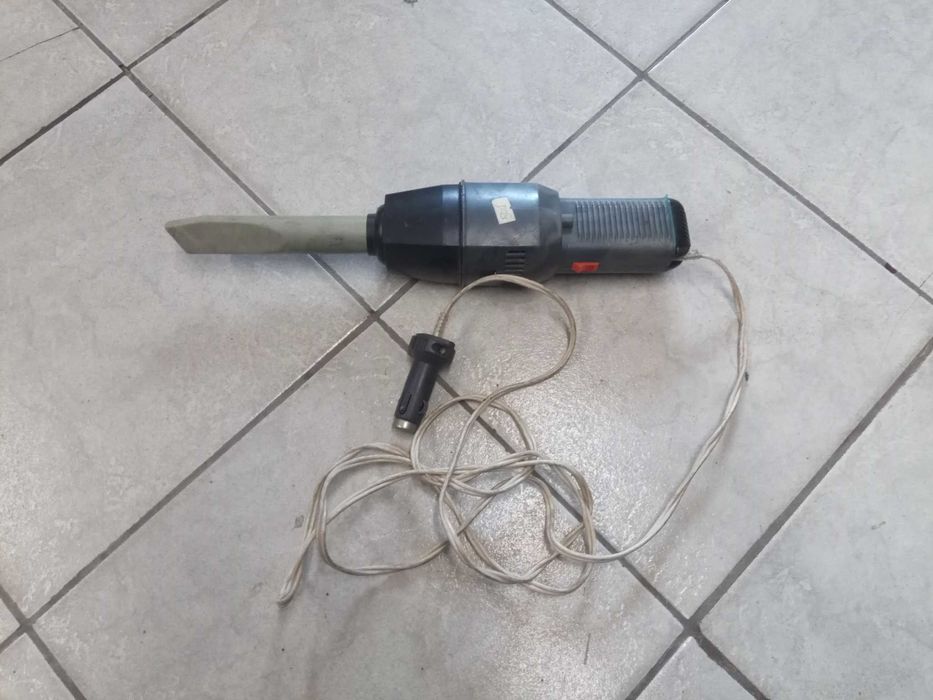 Odkurzacz samochodowy na wtyczkę do gniazda zapalniczki