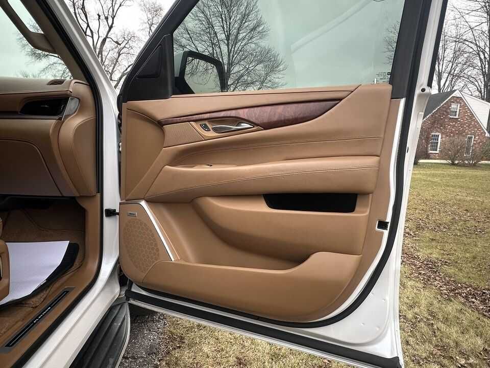 2016 Cadillac Escalade Platinum