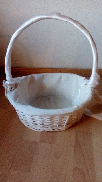Kosz wiklinowy, solidny, biały, Boże Ciało, do kwiatków, na prezenty
