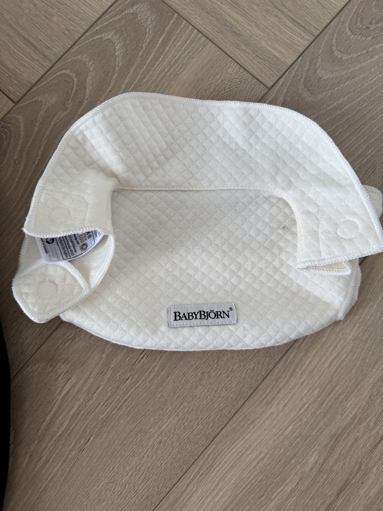BABYBJORN nosidełko Harmony 3D Mesh, śliniaczek, przykrycie