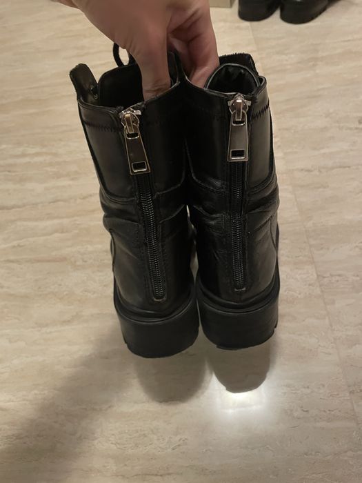 Botki czarne trapery 38