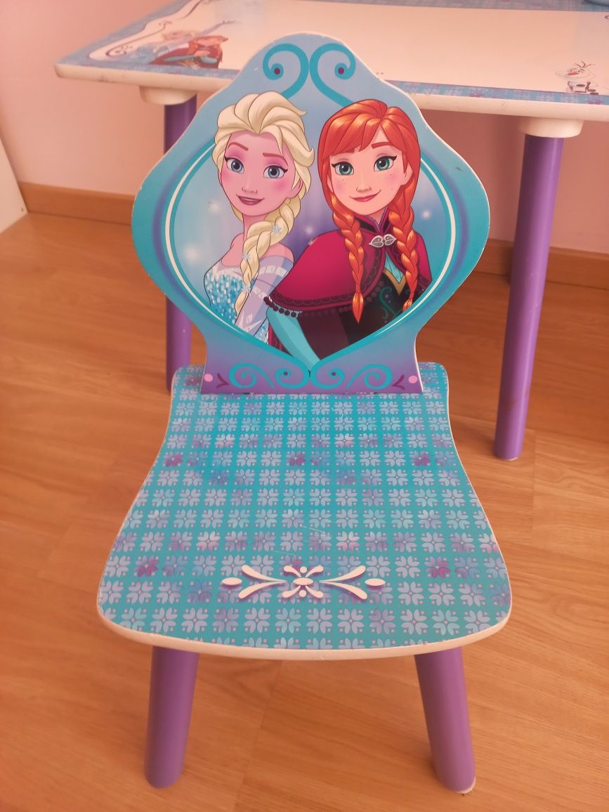 Conjunto livreiro mesa e banco Frozen