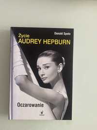Życie Audrey Hepburn „Oczarowanie”
