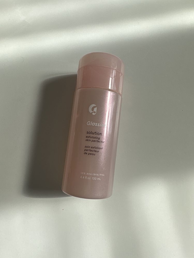 Glossier solution exfoliating skin perfector - tonik aha bha pha