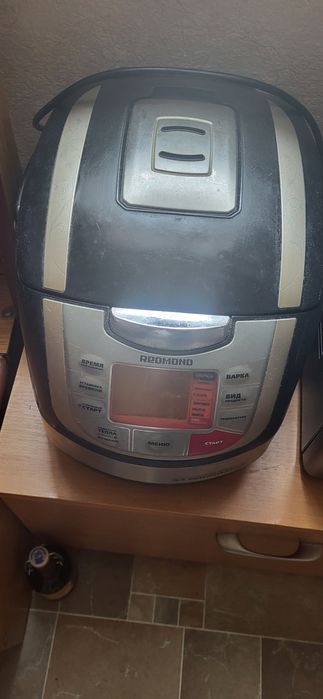 Мультиварка Redmond